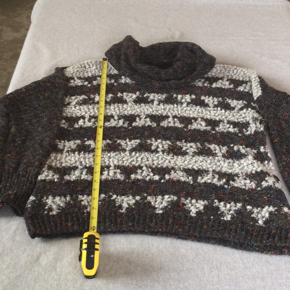 GUC Dress Barn Cowl neck sweater - Size L Petite